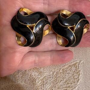 SG D’OR Shoe Clips Black & Gold Metal